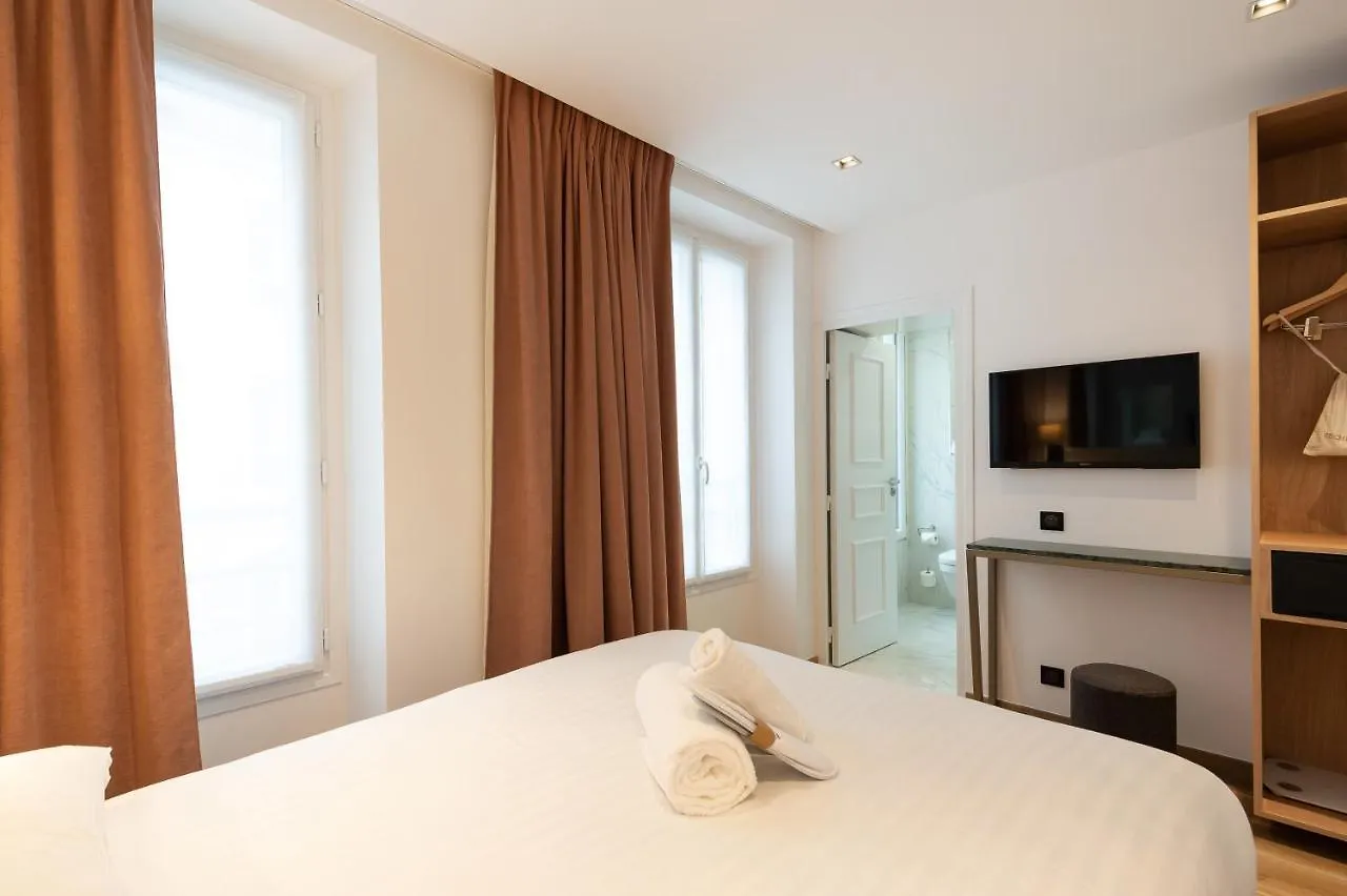 Hotel Au Coeur De Republique Paris