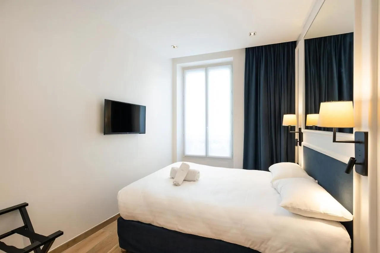 Au Coeur De Republique Hotel 3*