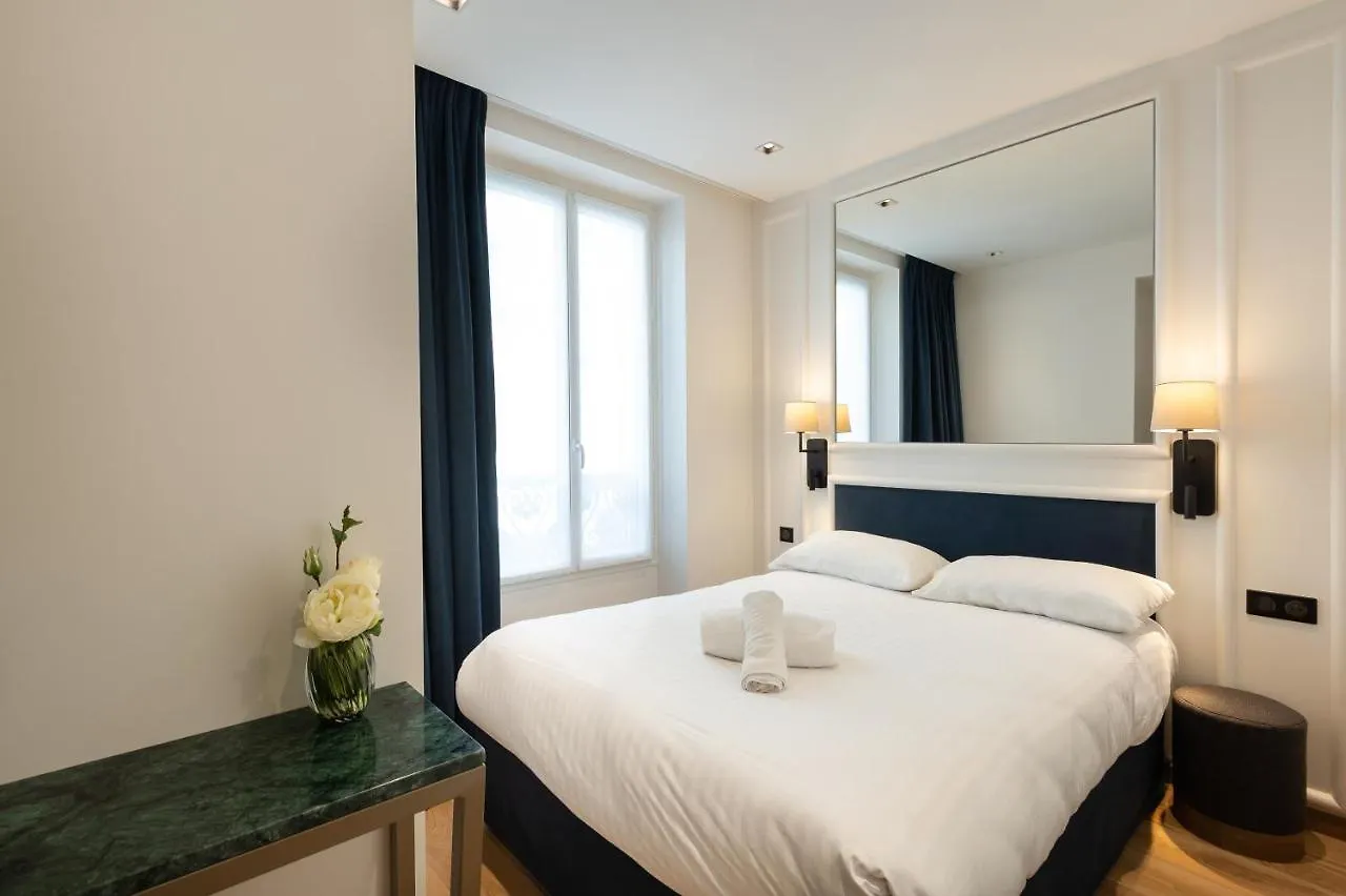 Hotel Au Coeur De Republique Paris