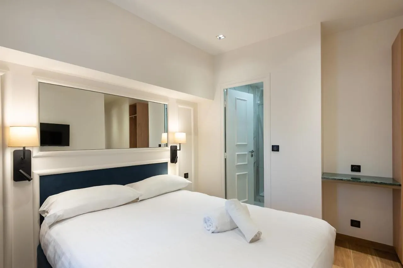 Hotel Au Coeur De Republique Paris